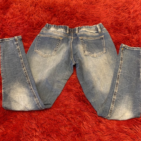 Jeans - Picture 2 of 3